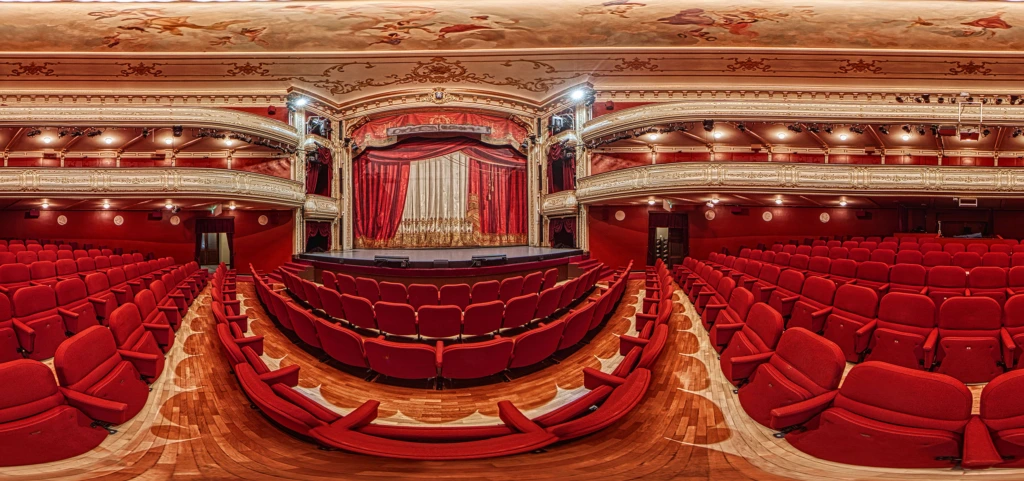 Ett 360-graders foto av Åbo Svenska Teaters salong.