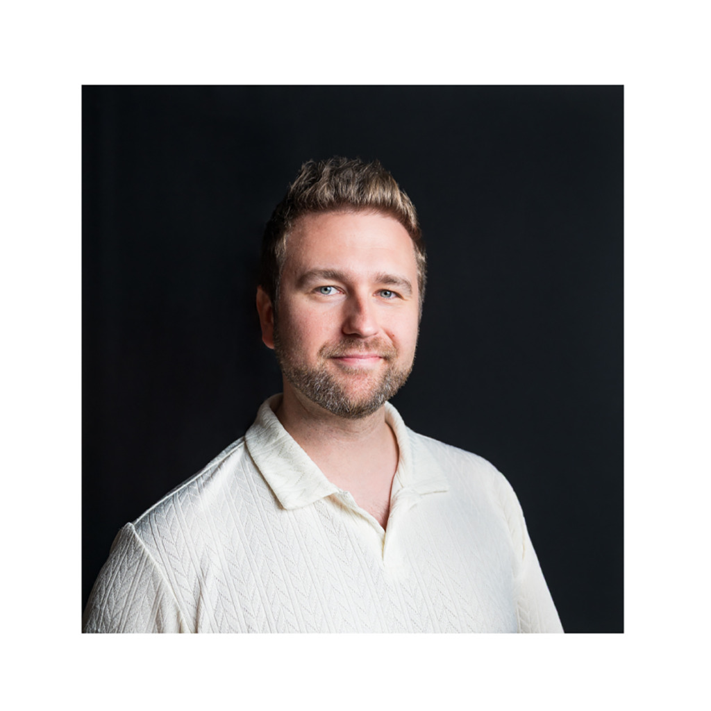 Fotografi av Jani Orbinski. Valokuva Jani Orbinskista. Photography of.Jani Orbinski.