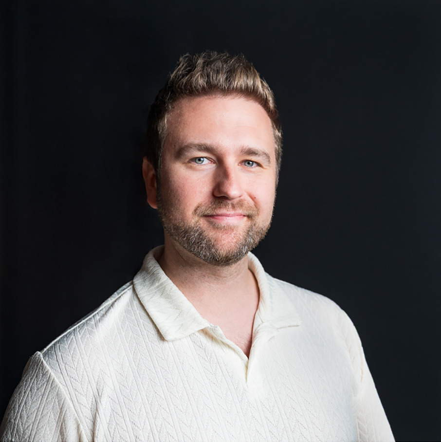 Fotografi av Jani Orbinski. Valokuva Jani Orbinskista. Photography of.Jani Orbinski.