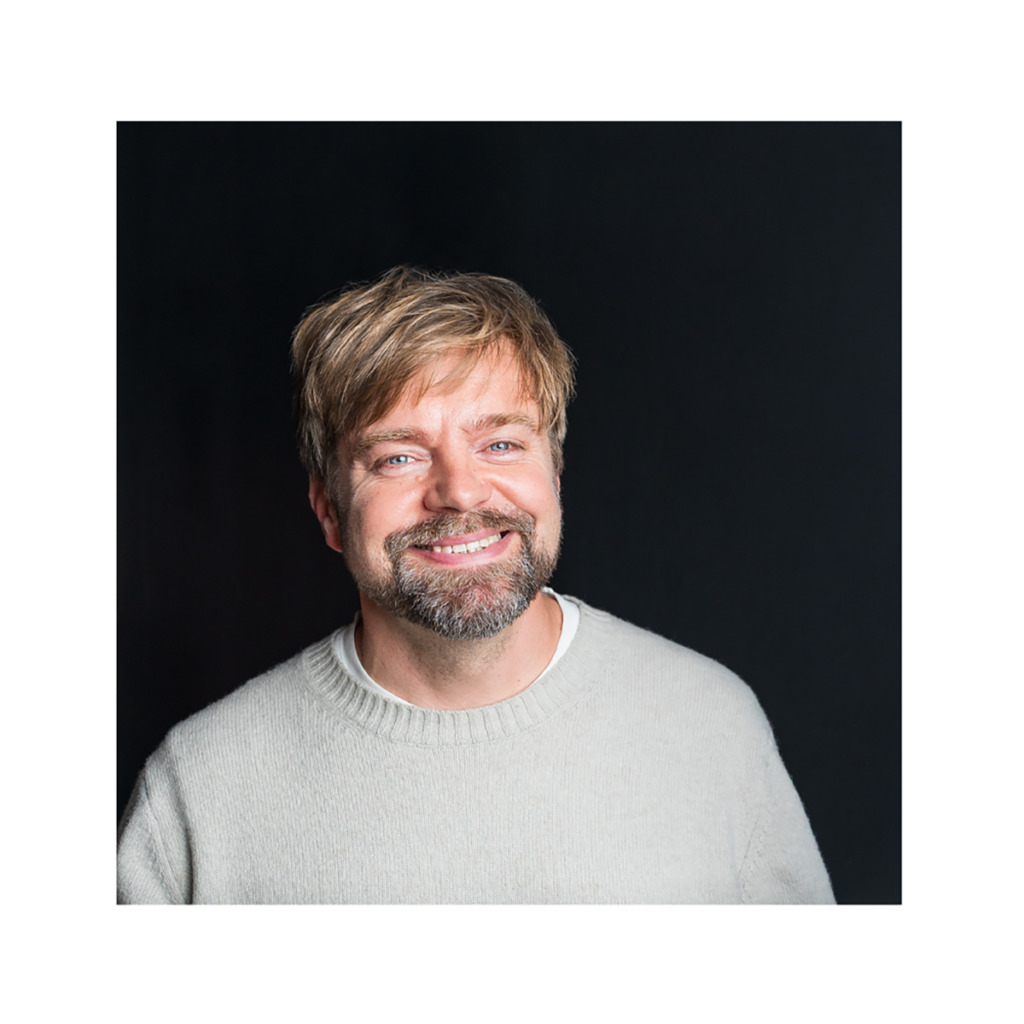 Fotografi av Janne Pellinen. Valokuva Janne Pellisestä. Photography of Janne Pellinen.