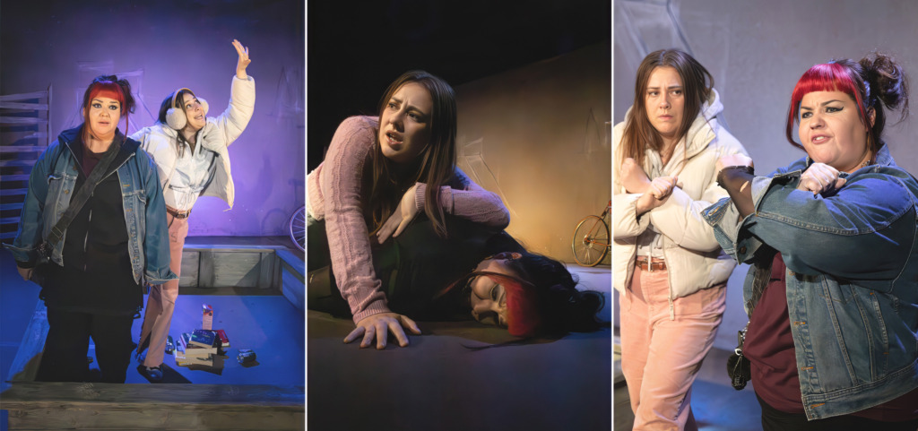 SV: Tredelad scenbild med två kvinnor i olika känslolägen. De står tillsammans på scenen, gestikulerar kraftfullt, brottas och konfronterar varandra under dramatiskt ljus. FI: Kolmiosainen näyttämökuva kahdesta naisesta eri tunnetiloissa. He seisovat yhdessä lavalla, elehtivät voimakkaasti, kamppailevat ja kohtaavat toisensa dramaattisessa valaistuksessa. EN: A three-part stage image showing two women in different emotional states. They stand together on stage, gesture forcefully, grapple and confront each other under dramatic lighting.